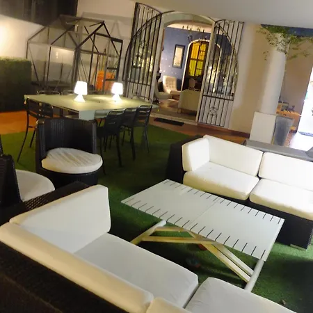 빌라 Terrasse Au Mourillon, Calme Et Proche Plages 툴롱